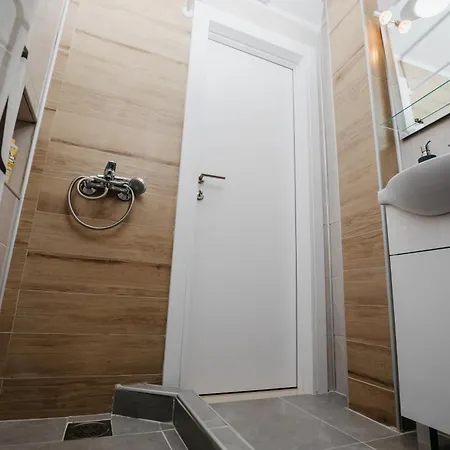 Ani Apartment *