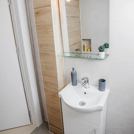 Ani Apartment *